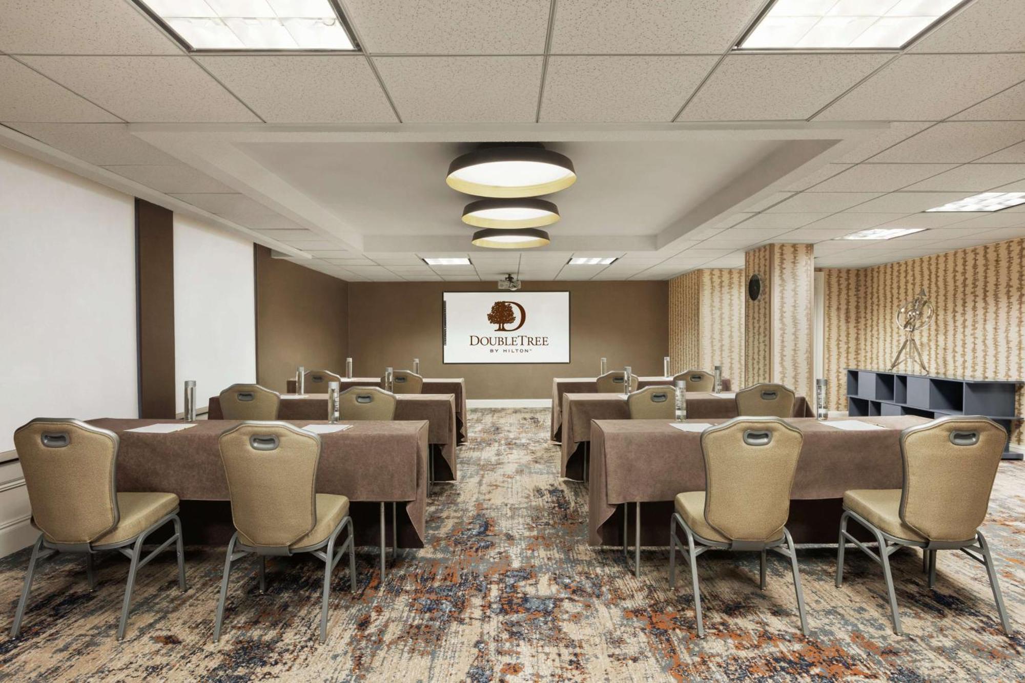 Doubletree By Hilton Mclean Tysons Hotel Tysons Corner Ngoại thất bức ảnh